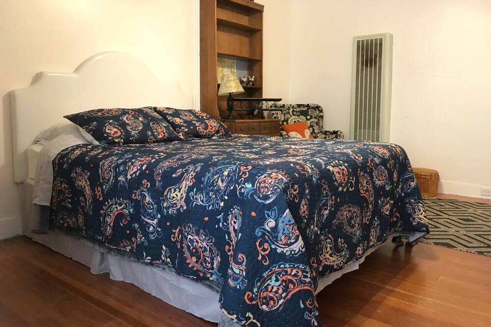 Photo of Bedroom in Salinas