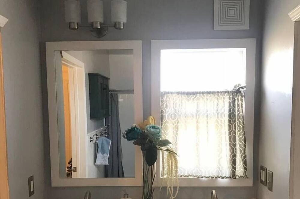 Photo of Bathroom in Salinas
