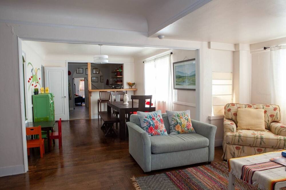 Photo of Livingroom in Salinas