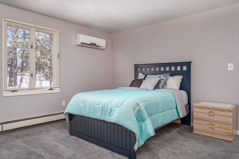 Photo of Bedroom in Winchendon
