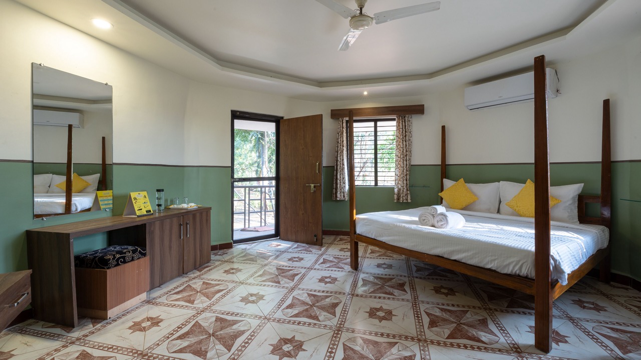 Photo of Bedroom in Moharli