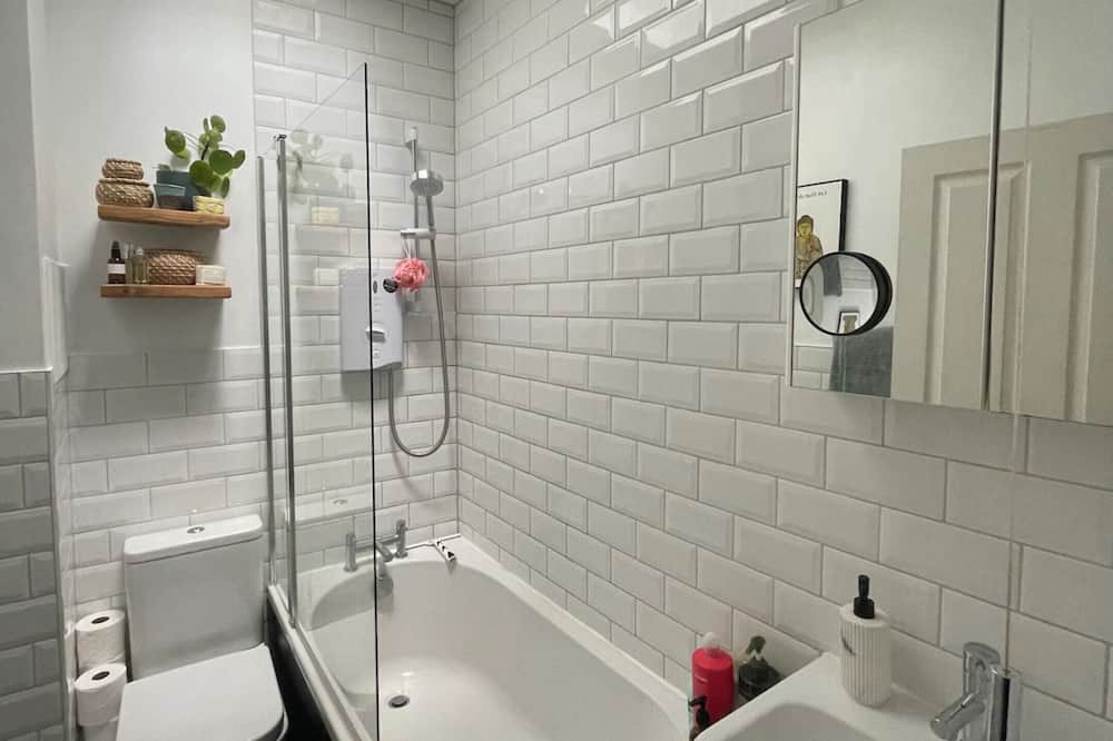 Photo of Bathroom in Homerton
