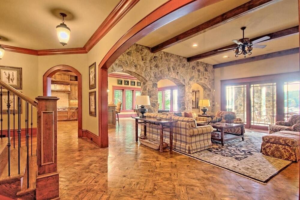Photo of Livingroom in Cedar Cliff
