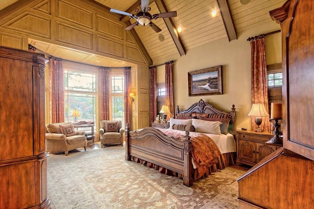 Photo of Bedroom in Cedar Cliff