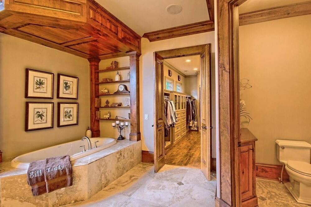 Photo of Bathroom in Cedar Cliff