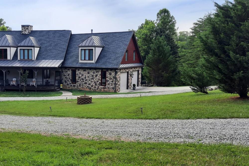 Photo of Outdoor in Pittsville