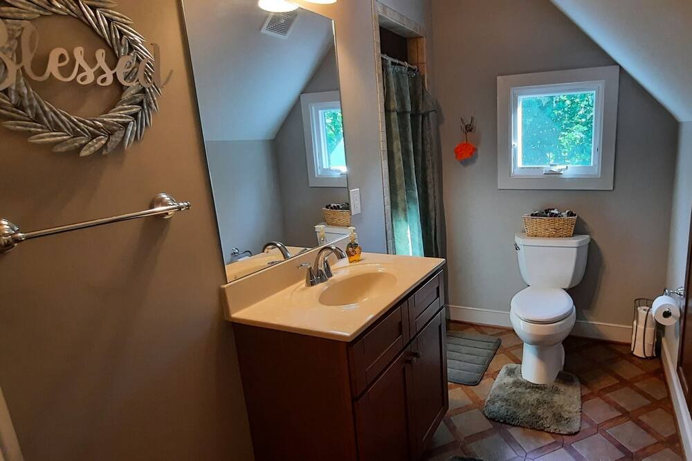 Photo of Bathroom in Pittsville