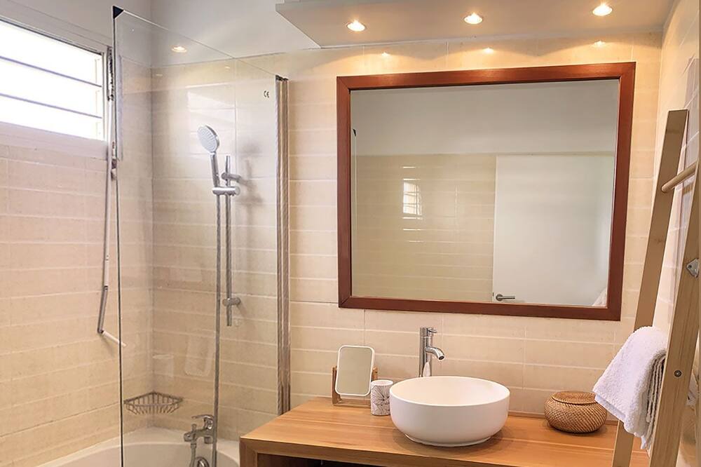 Photo of Bathroom in Pointe de la verdure