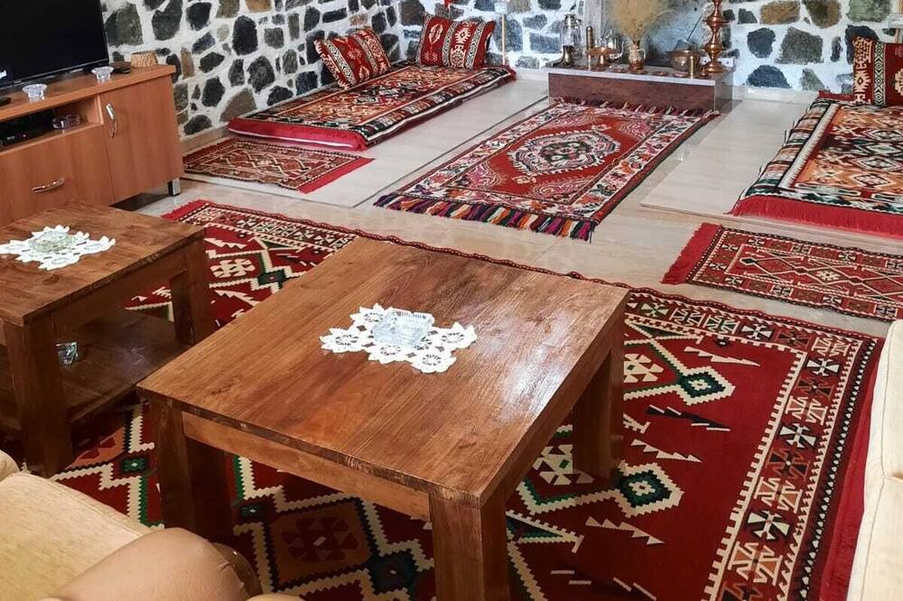 Photo of Others in Diber