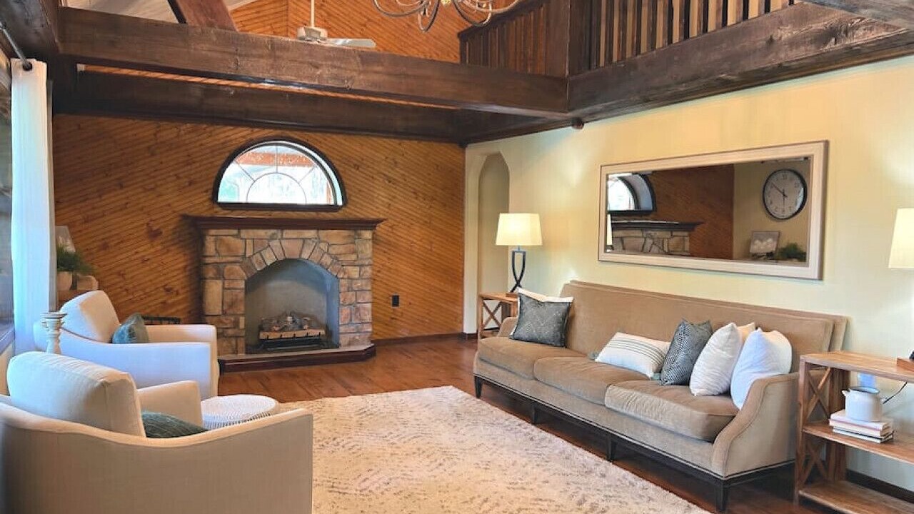 Photo of Livingroom in Lewistown