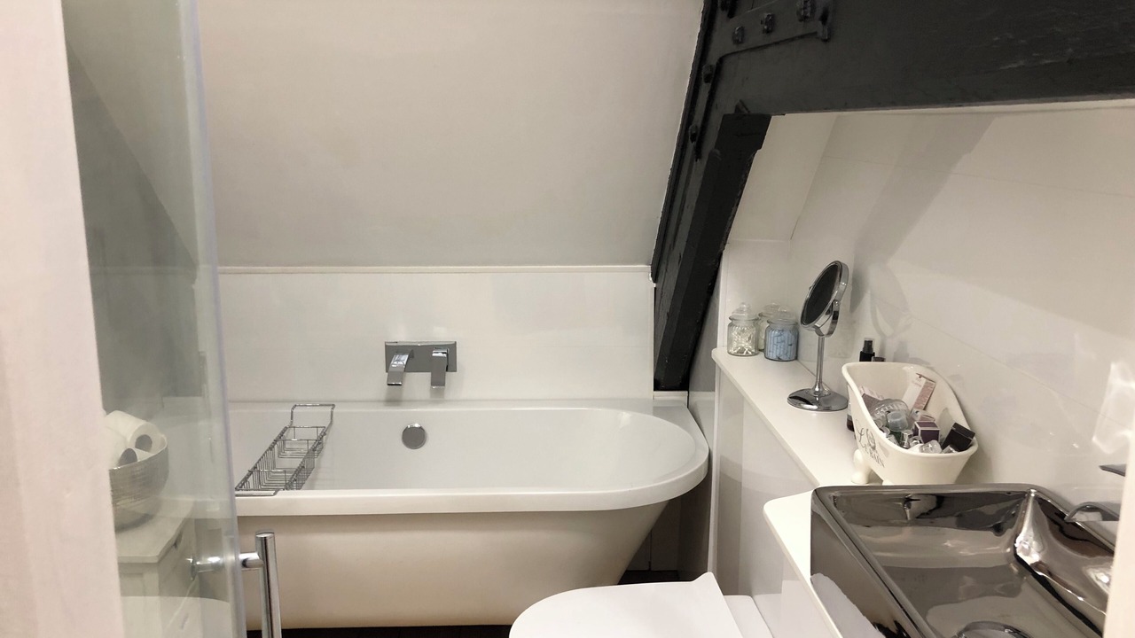Photo of Bathroom in Lanehead