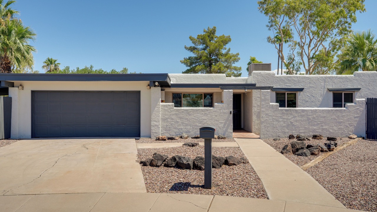 Photo of Others in Roadrunner Estates