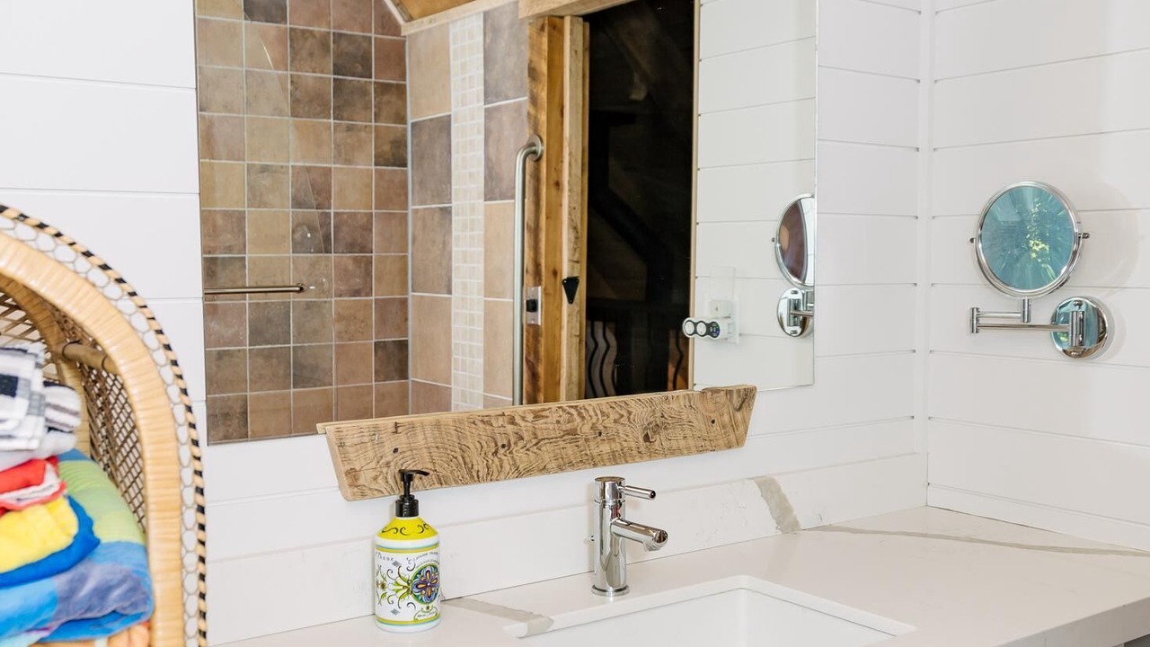 Photo of Bathroom in Dysart et al