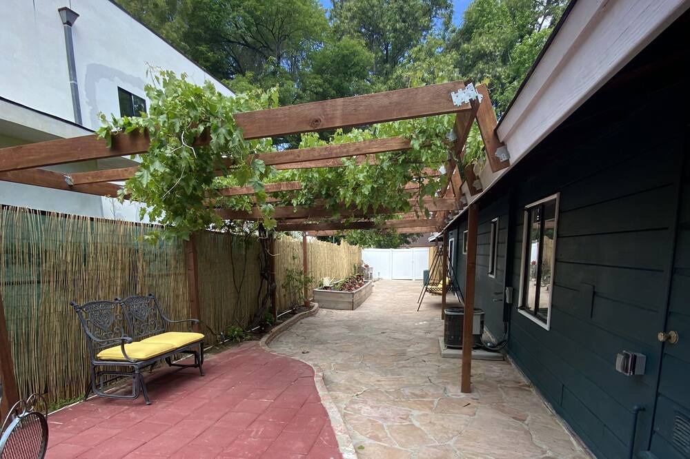 Photo of Patio Balcony in Tarzana