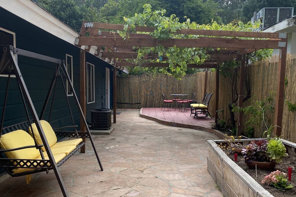 Photo of Outdoor in Tarzana