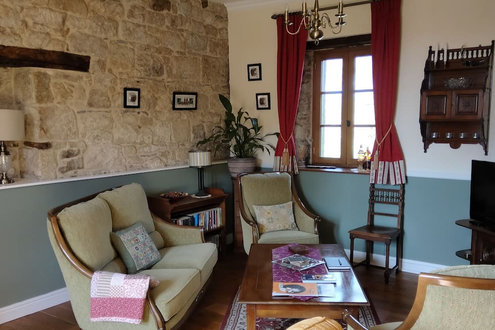 Photo of Livingroom in Lescouet-Gouarec