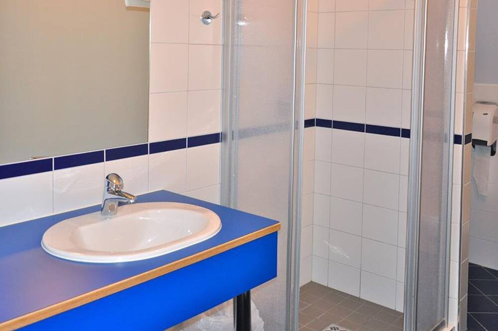 Photo of Bathroom in Rust