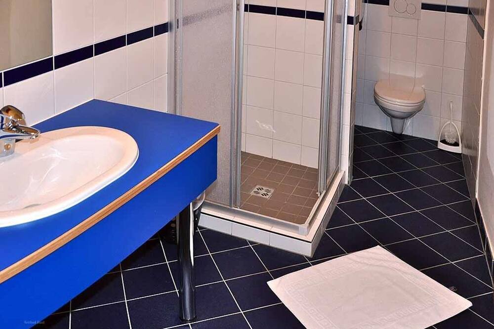 Photo of Bathroom in Rust