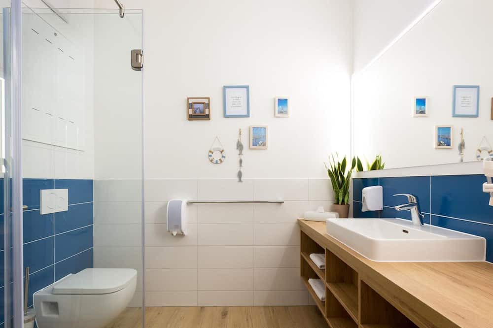 Photo of Bathroom in Rust