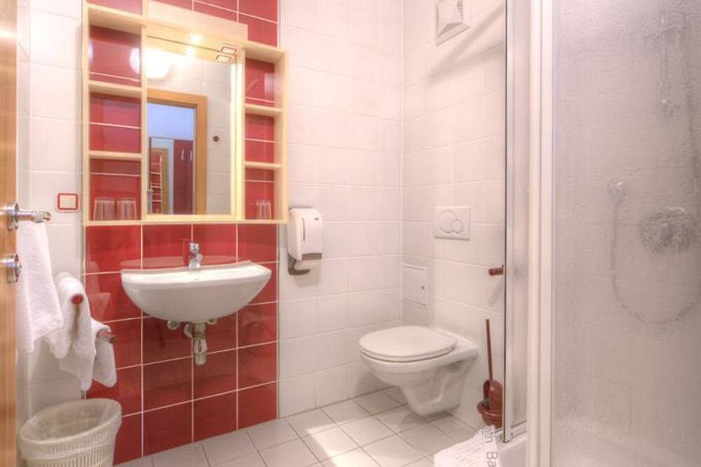 Photo of Bathroom in Rust