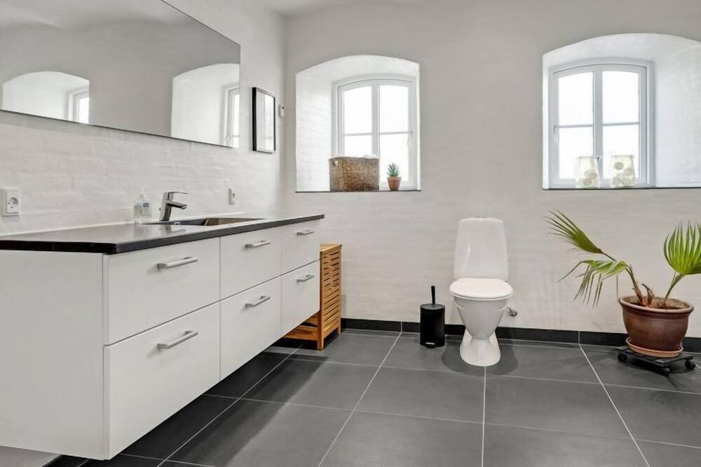 Photo of Bathroom in Rodding