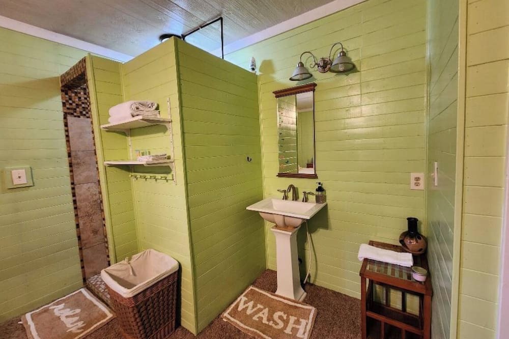 Photo of Bathroom in Pipestem
