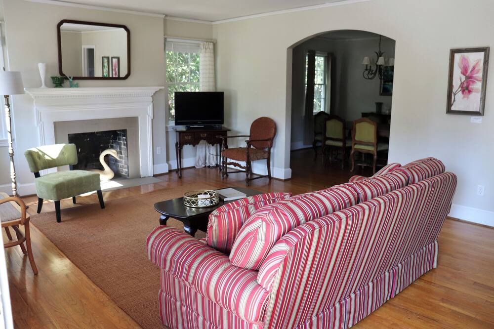 Photo of Livingroom in Bishopville