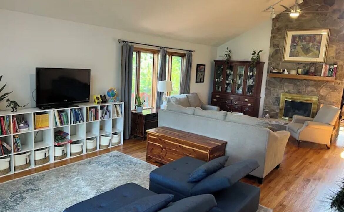 Photo of Livingroom in Farmview - Ramble
