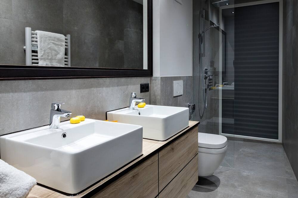 Photo of Bathroom in See
