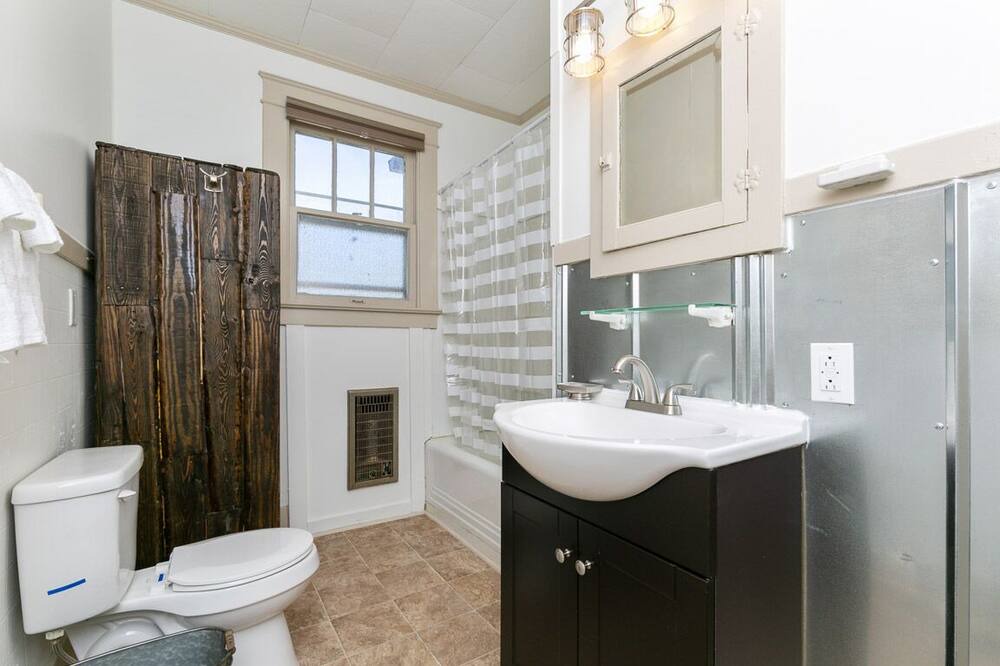 Photo of Bathroom in Ashland City