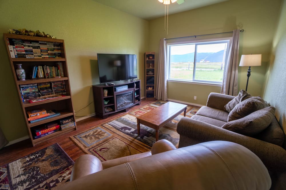 Photo of Livingroom in Fort Klamath