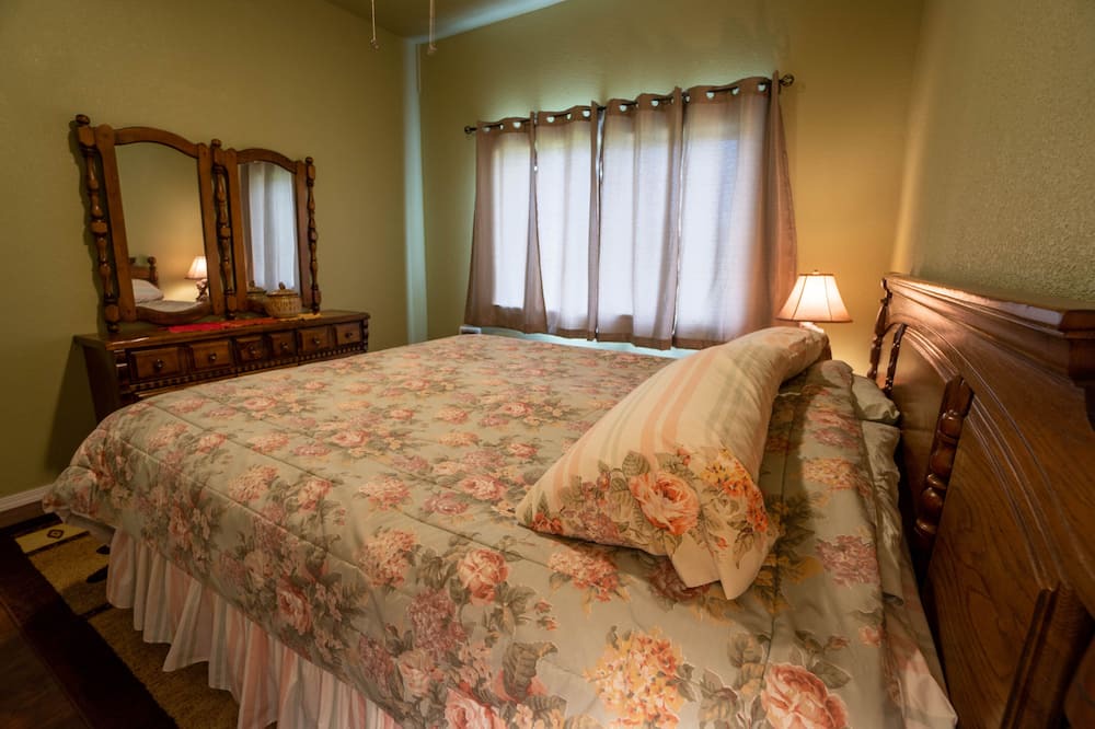 Photo of Bedroom in Fort Klamath