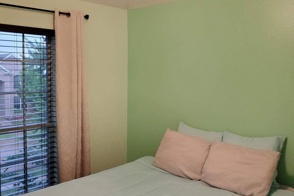 Photo of Bedroom in Lewisville