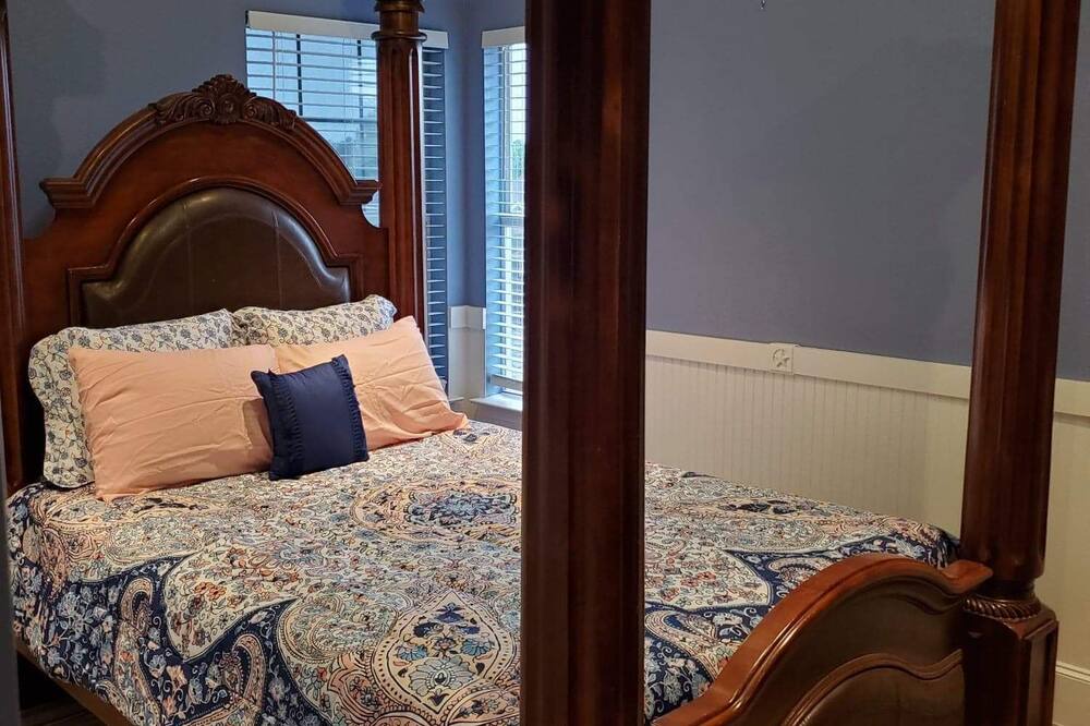 Photo of Bedroom in Lewisville