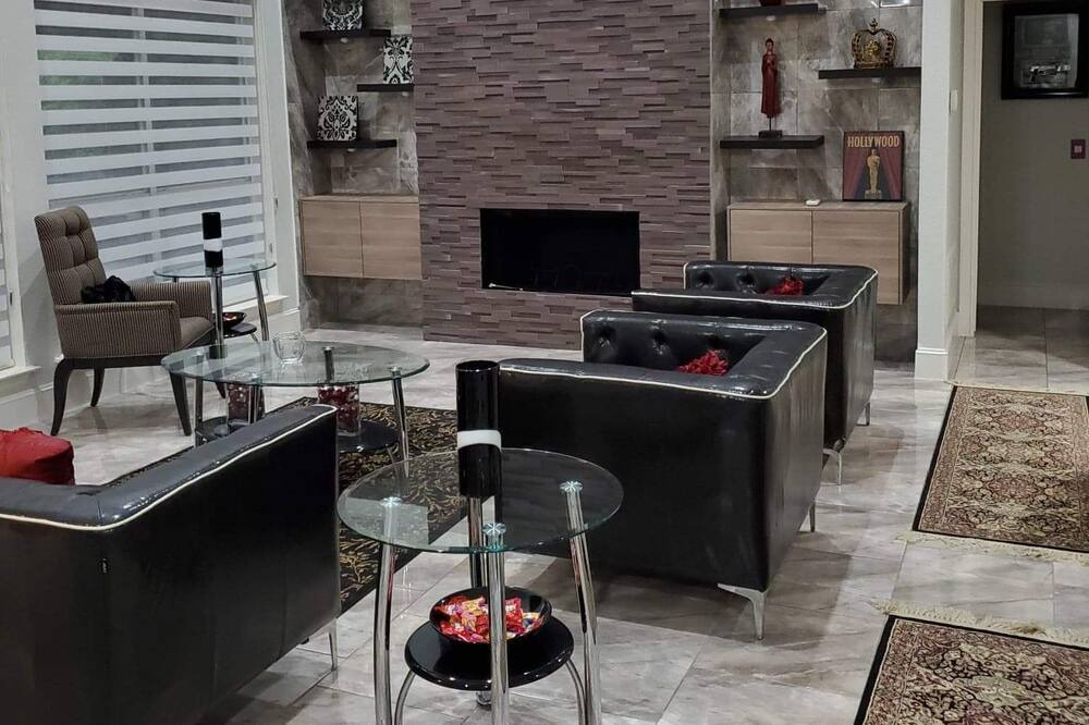 Photo of Livingroom in Lewisville