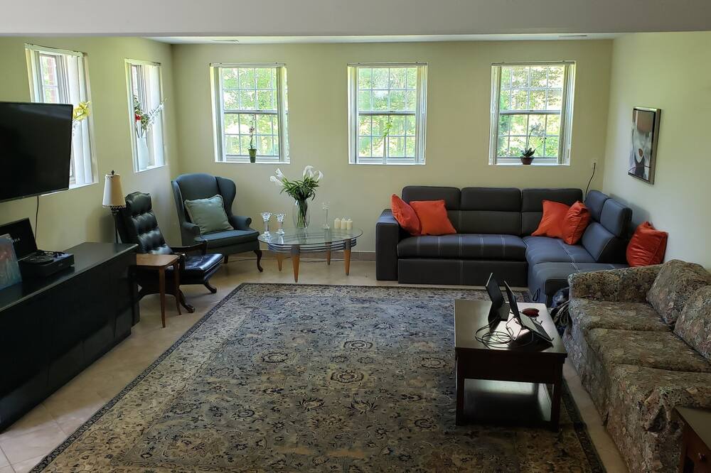 Photo of Livingroom in Hamilton