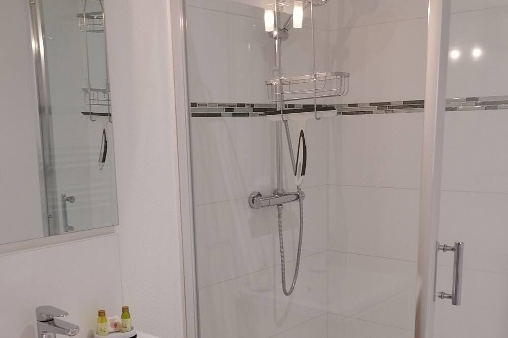 Photo of Bathroom in Bollee
