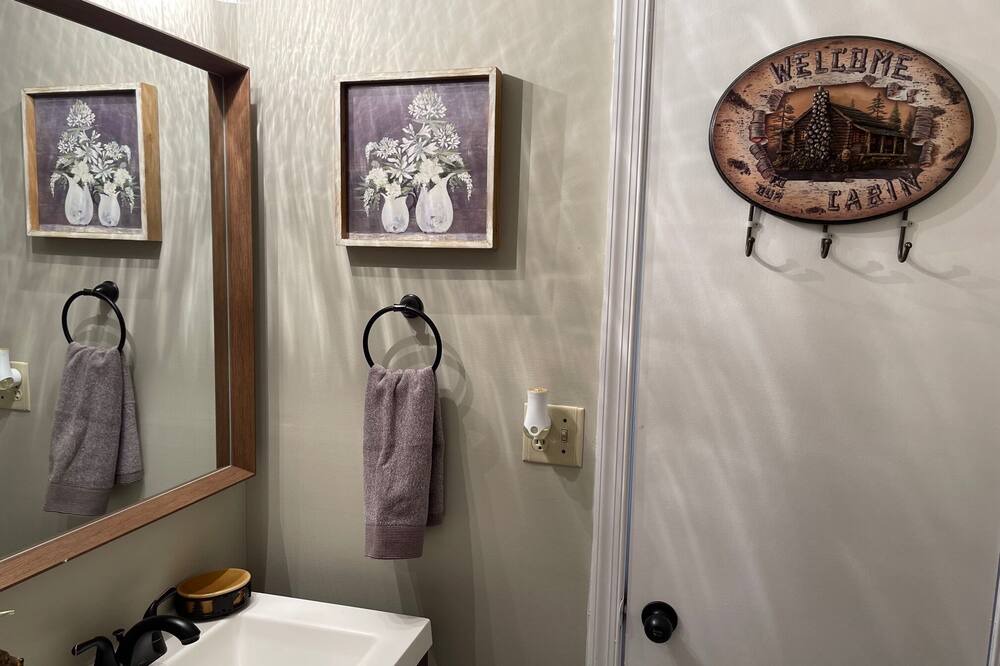 Photo of Bedroom in Broadway