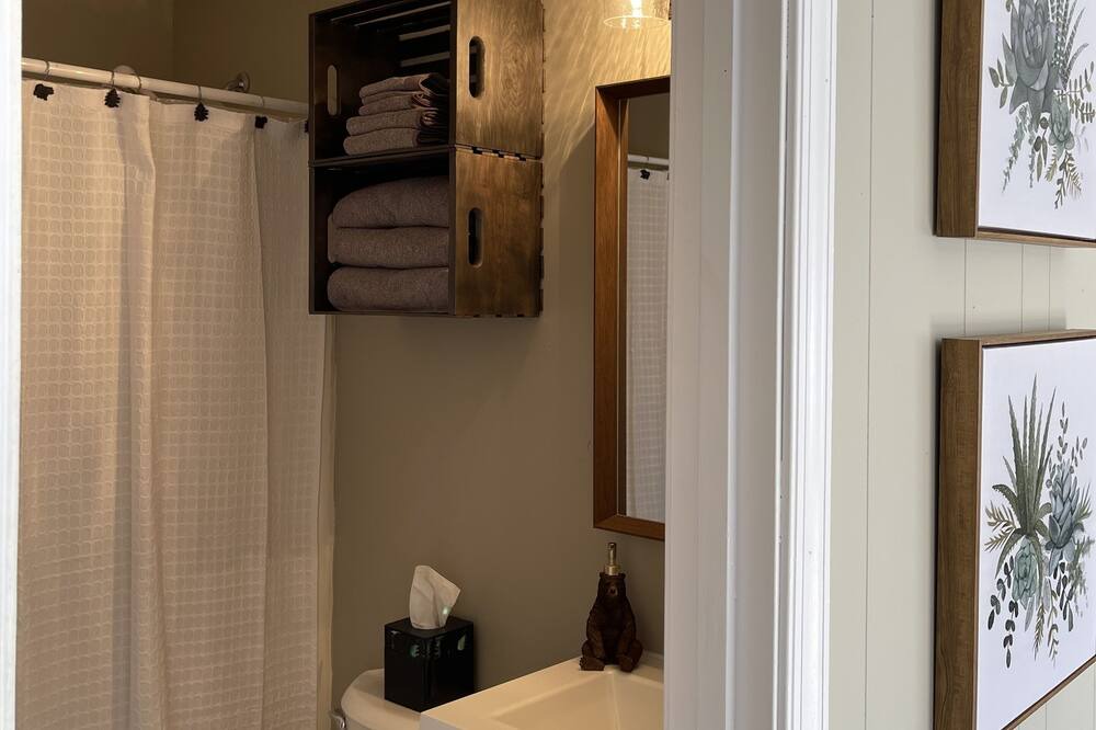 Photo of Bathroom in Broadway