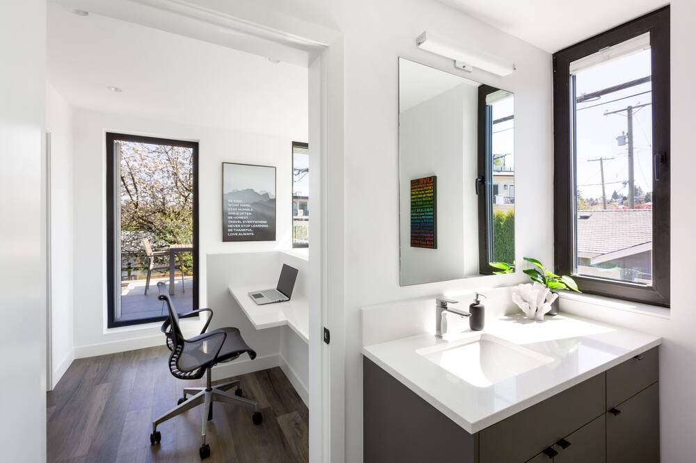 Photo of Bedroom in Arbutus Ridge