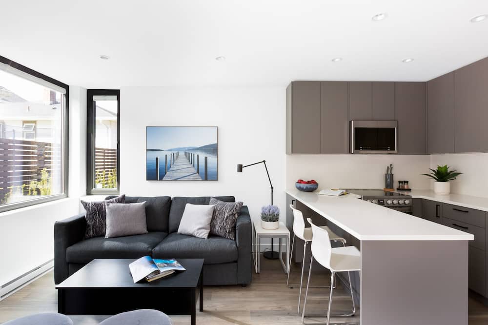 Photo of Livingroom in Arbutus Ridge