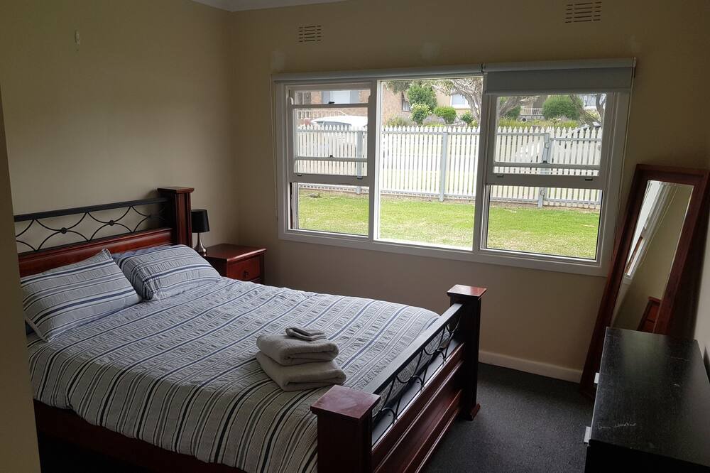 Photo of Bedroom in East Geelong