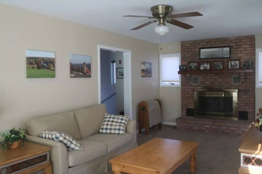 Photo of Livingroom in Wagontown