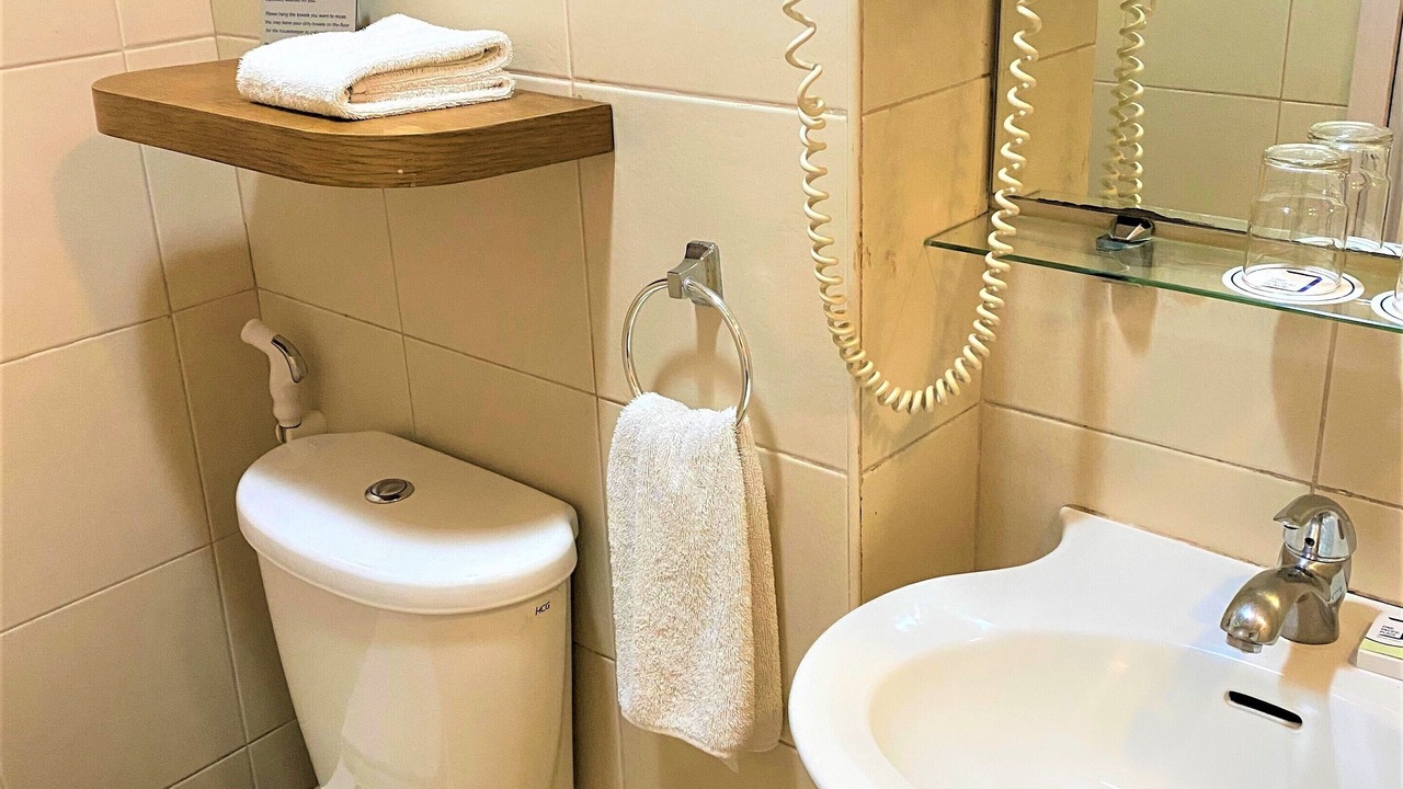 Photo of Bathroom in Salcedo Village