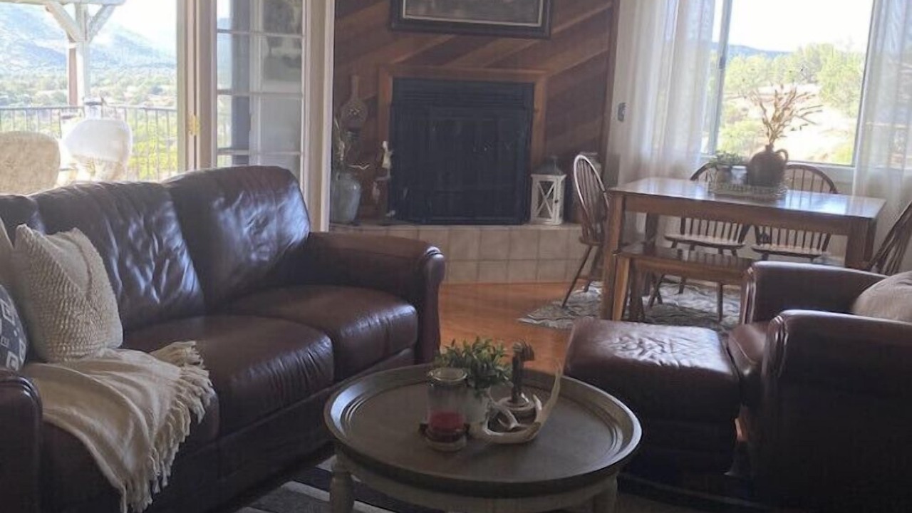 Photo of Livingroom in Elgin