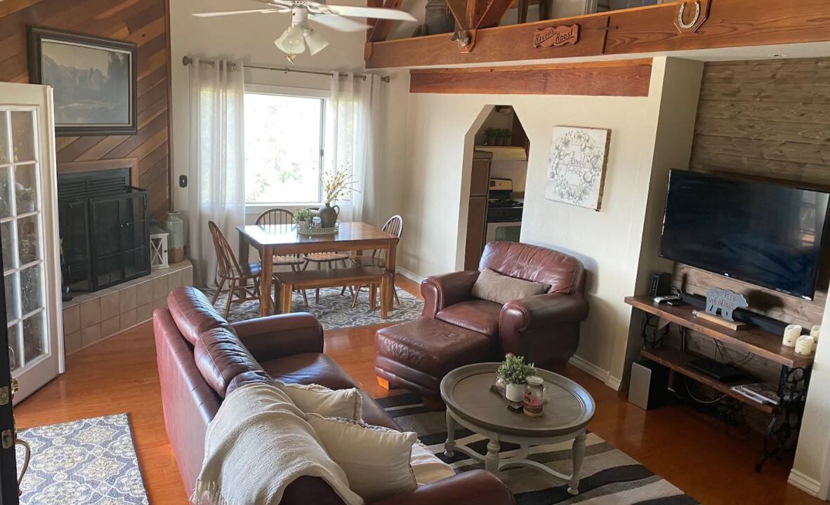Photo of Livingroom in Elgin