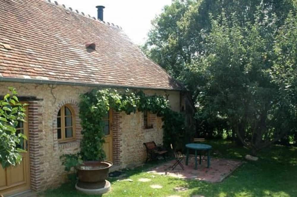 Photo of Outdoor in Connerre