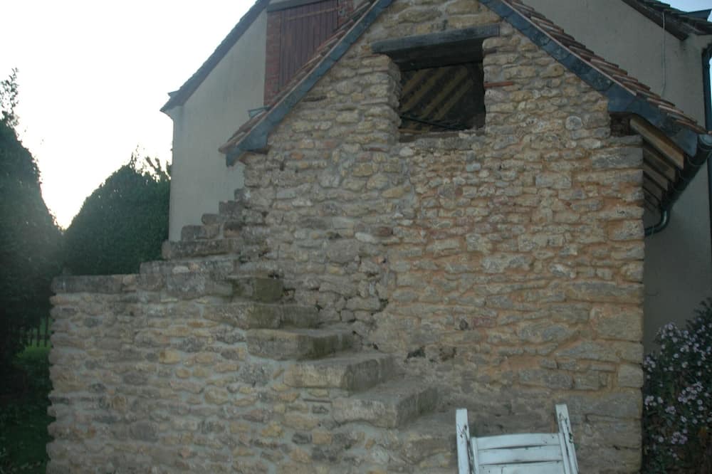Photo of Outdoor in Connerre