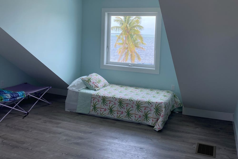 Photo of Bedroom in Big Pine Key