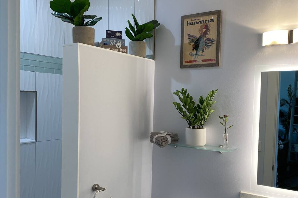 Photo of Bathroom in Big Pine Key